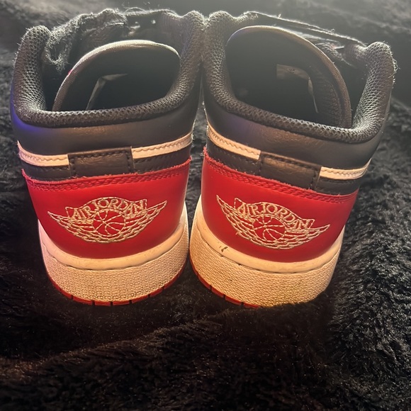 4y shoes - Picture 3 of 4